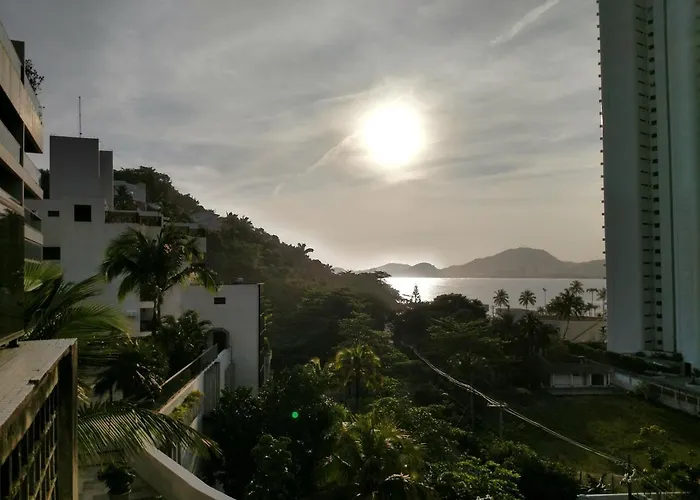 Moderno Apartamento Na Enseada Com Wi-Fi E Vista Espetacular - Para Familia E Home Office - 200M Da Praia